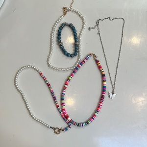 Bundle if necklaces/bracelets